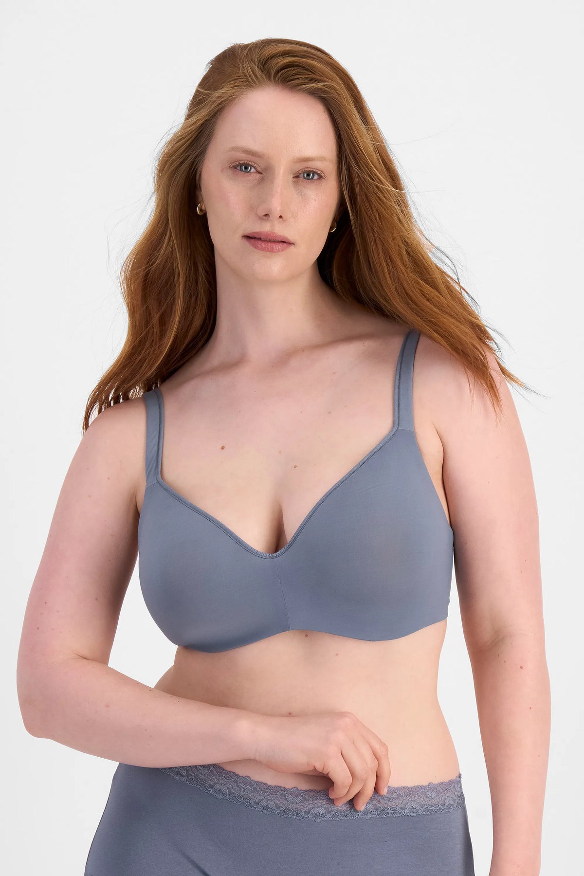16 B